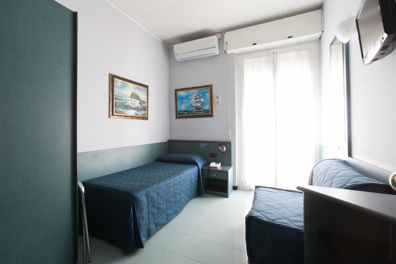 Hotel Tirreno Genova Esterno foto