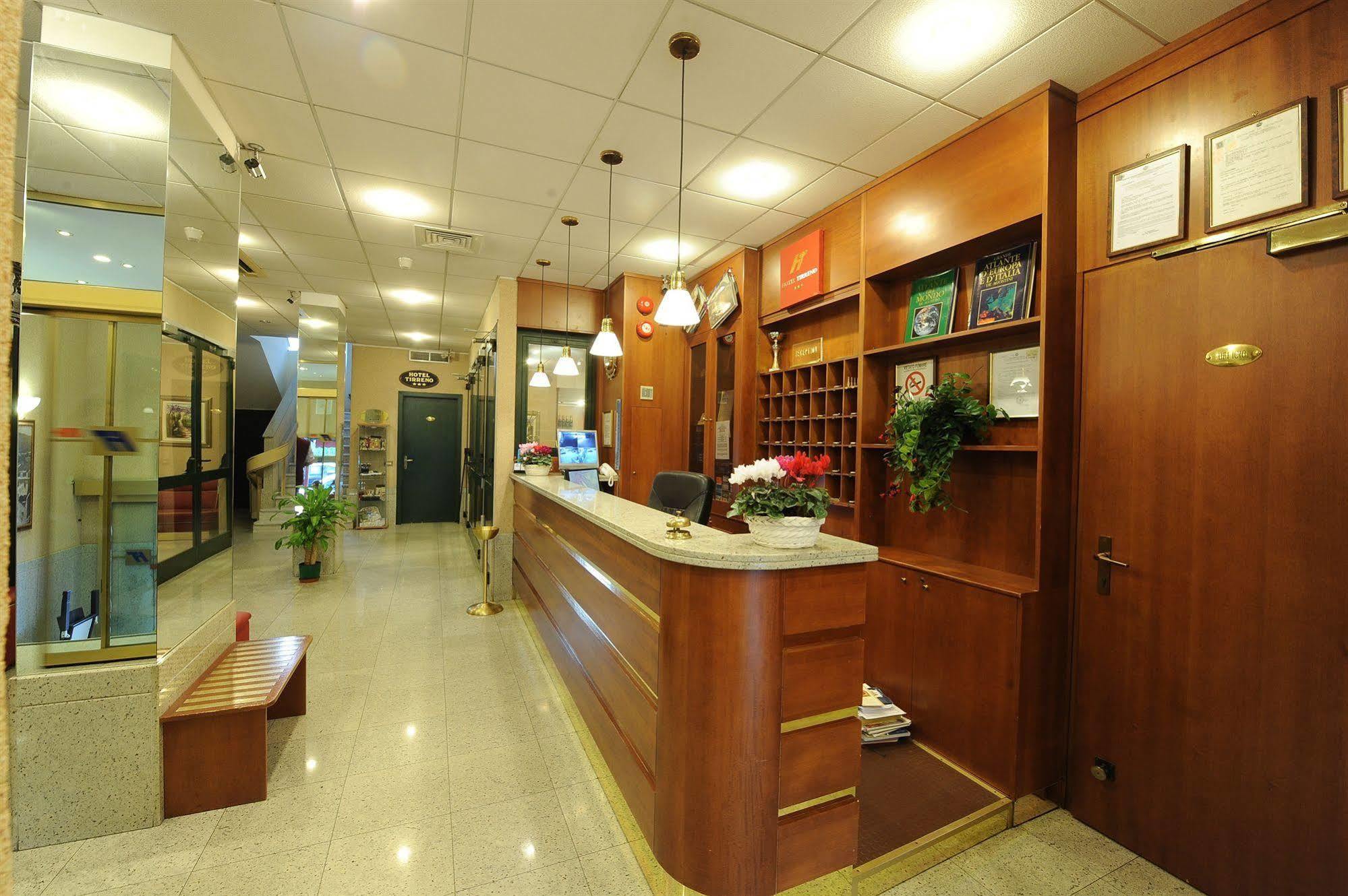 Hotel Tirreno Genova Esterno foto