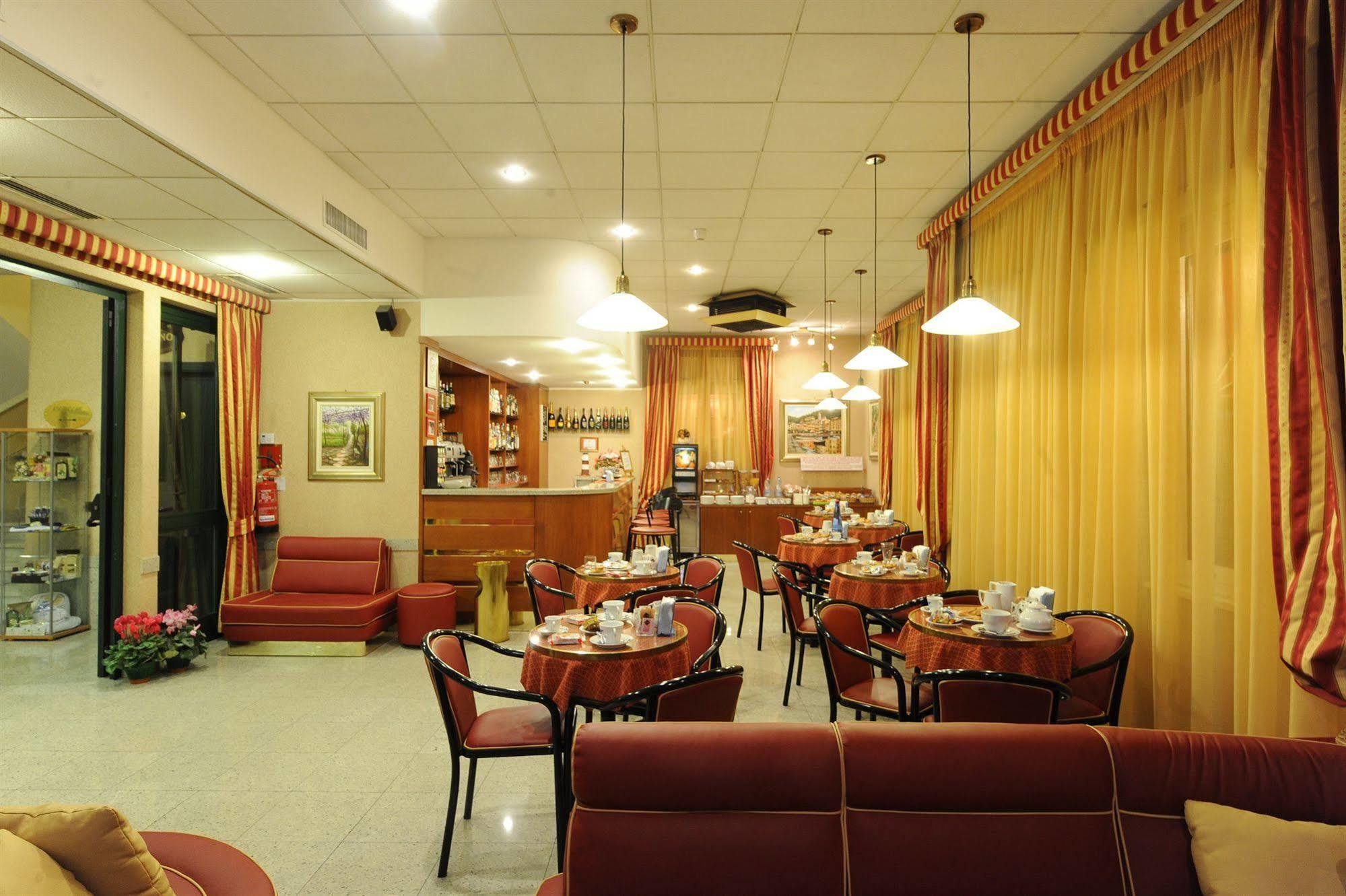 Hotel Tirreno Genova Esterno foto
