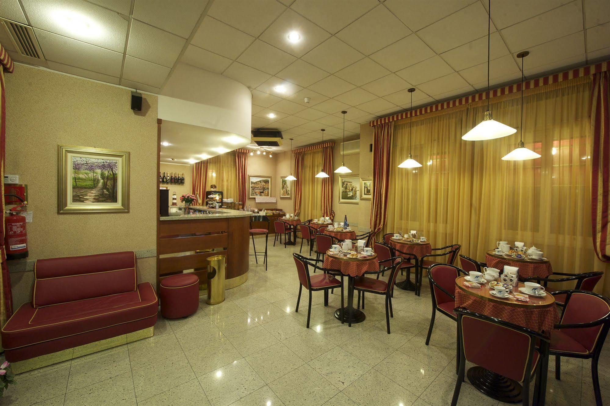 Hotel Tirreno Genova Esterno foto