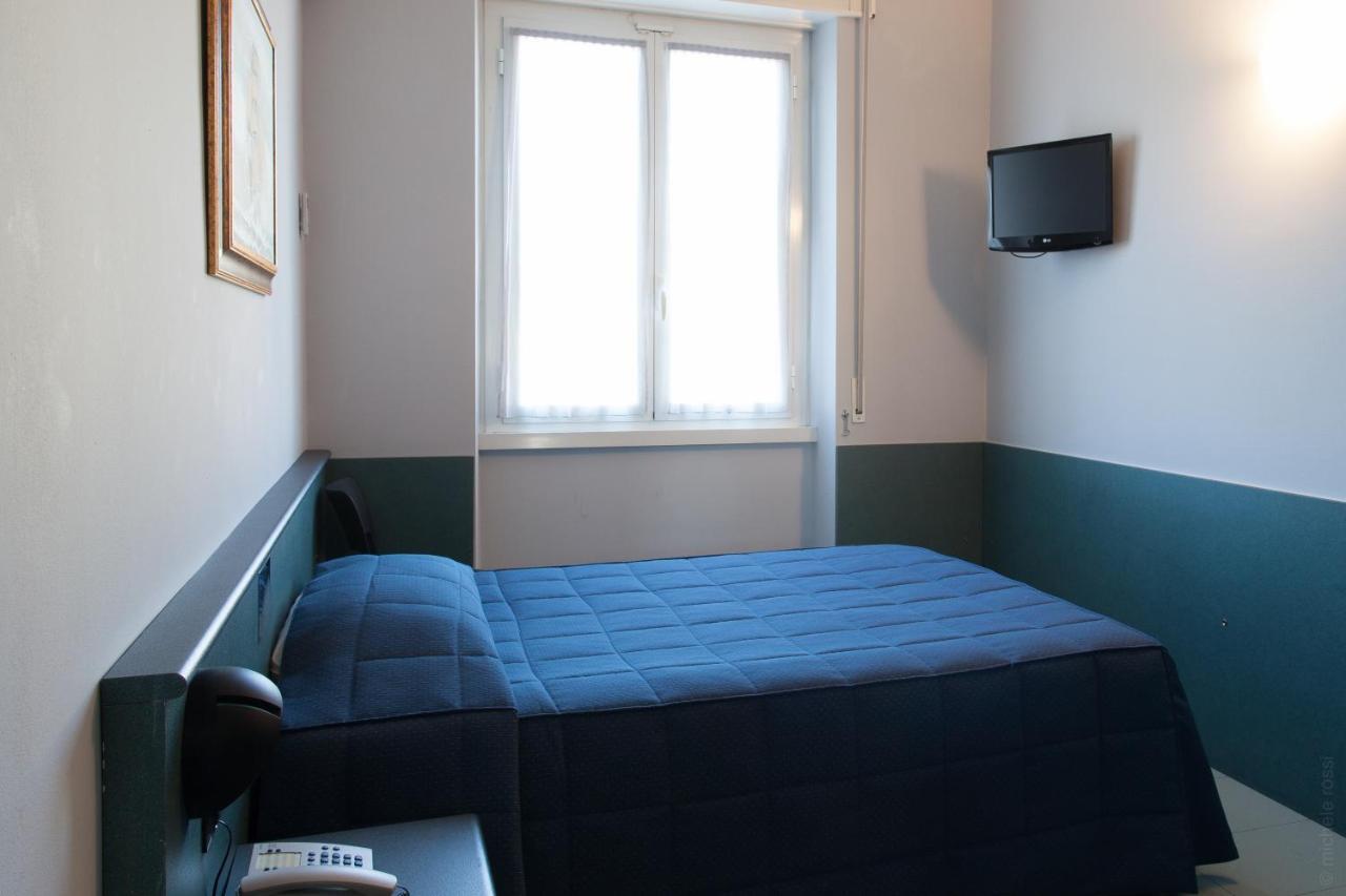 Hotel Tirreno Genova Esterno foto