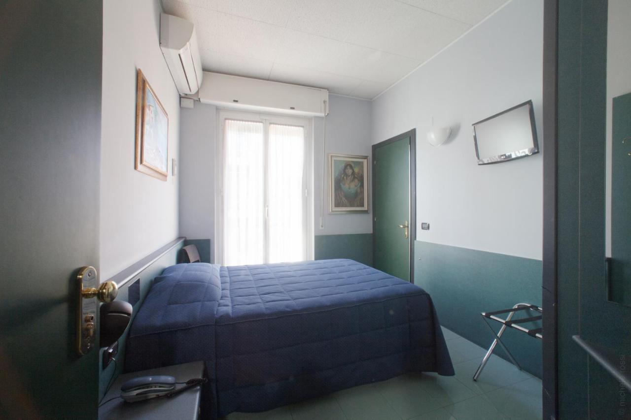 Hotel Tirreno Genova Esterno foto
