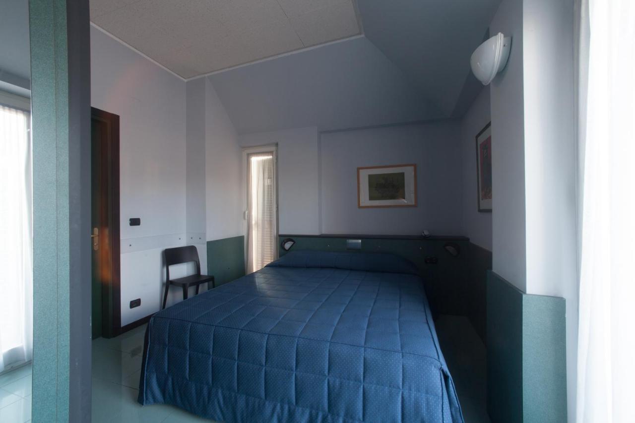 Hotel Tirreno Genova Esterno foto