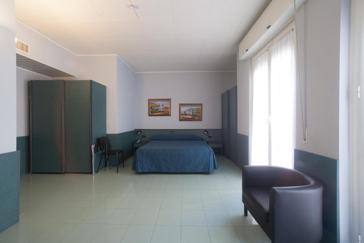 Hotel Tirreno Genova Esterno foto