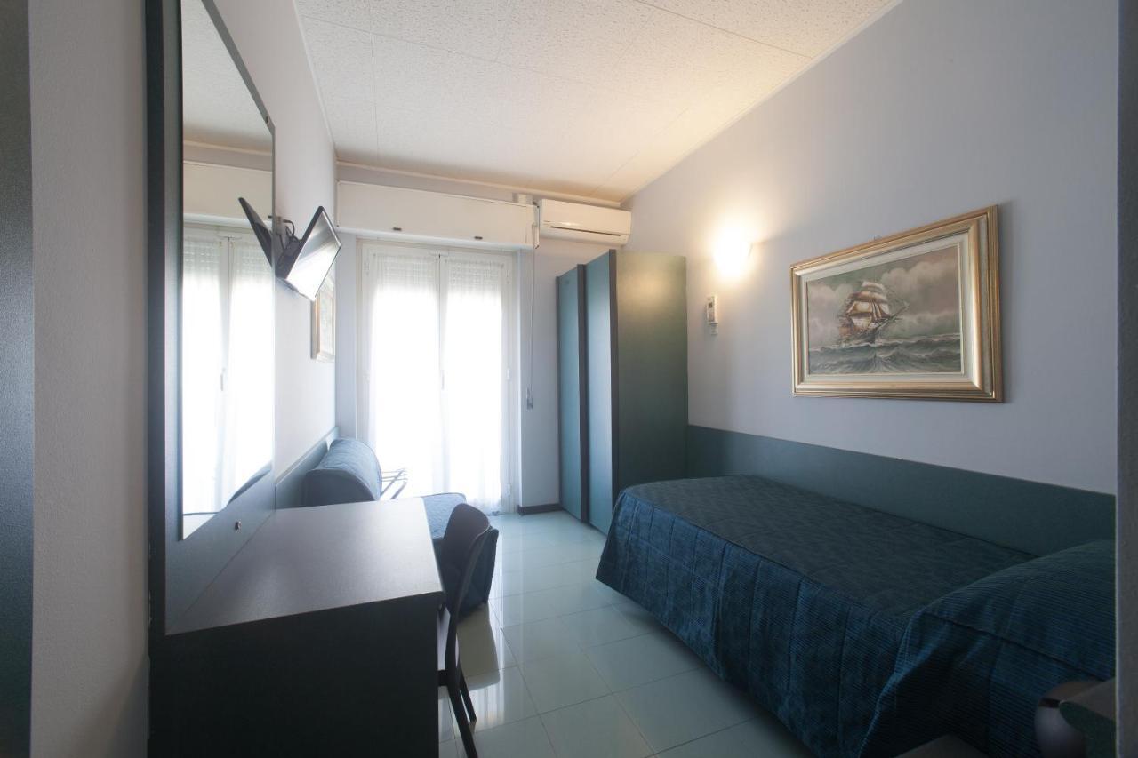 Hotel Tirreno Genova Esterno foto